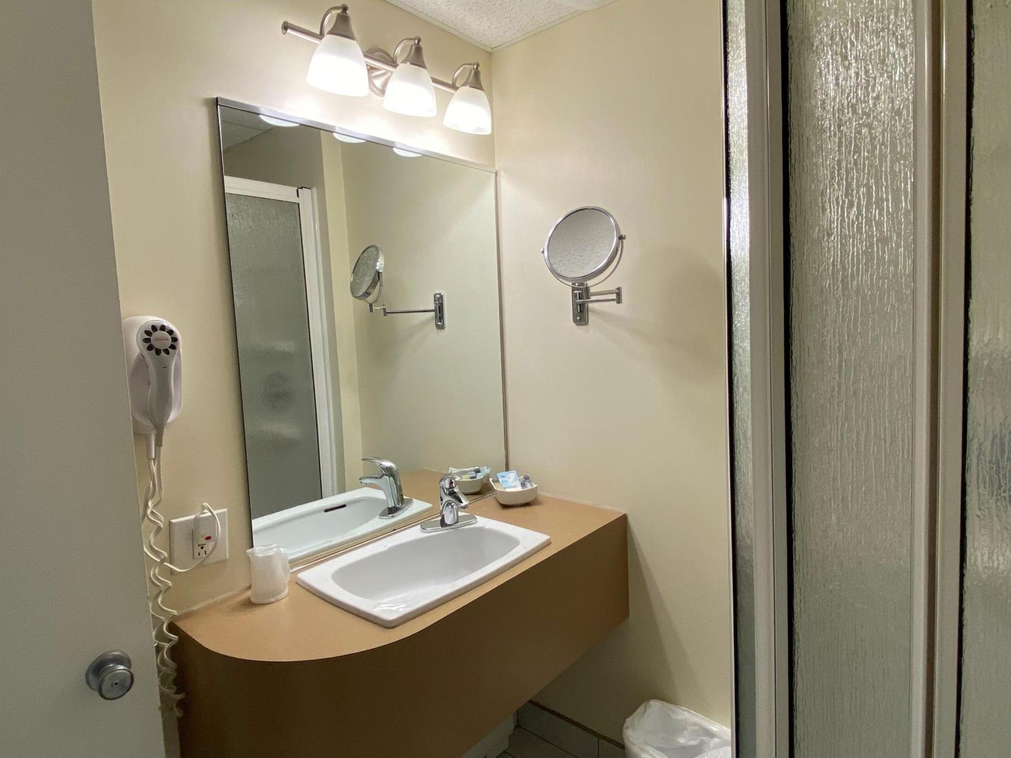 Hôtel Centre-Ville Montmagny Extérieur photo